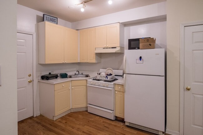 922 W Dakin St in Chicago, IL - Building Photo - Building Photo