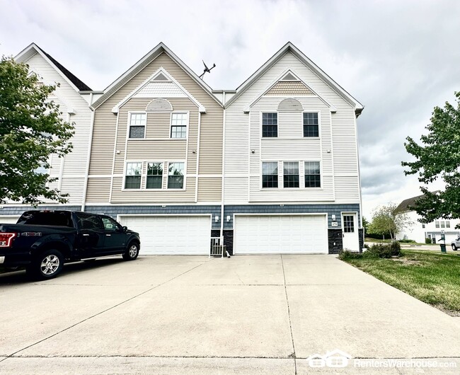 1250 SE Village View Ln in Ankeny, IA - Building Photo - Building Photo