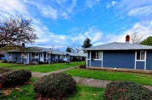 591 W Sherman St in Lebanon, OR - Building Photo