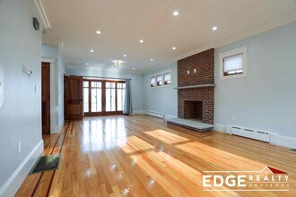 64 Langley Rd in Boston, MA - Foto de edificio - Building Photo
