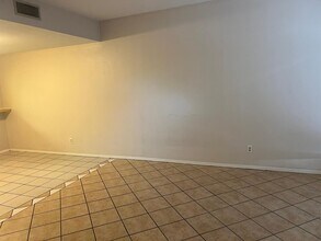 1405 N 15th St, Unit 9 in McAllen, TX - Foto de edificio - Building Photo