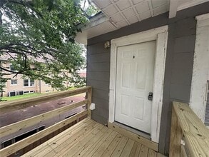 819 N Marsalis Ave in Dallas, TX - Foto de edificio - Building Photo