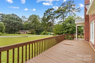 107 Perry Rd in Troutman, NC - Building Photo - Building Photo
