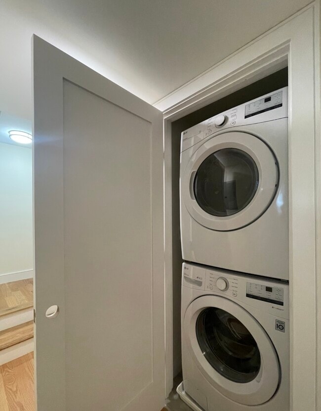 65 Cameron St in Brookline, MA - Foto de edificio - Building Photo