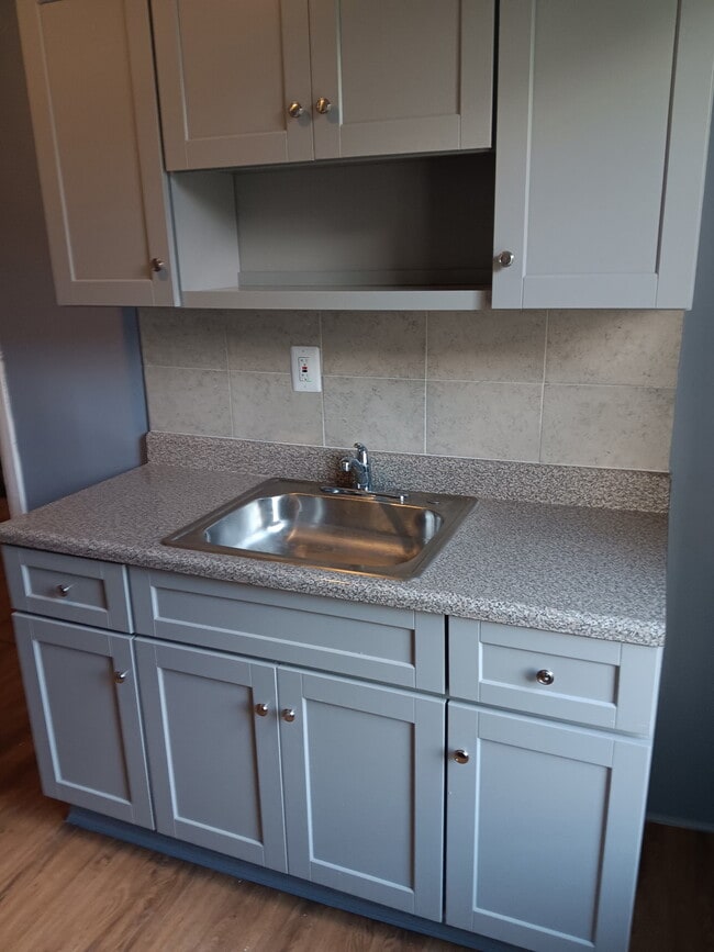 242 Lexington Ave, Unit 3