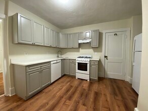 17 Lakeville Rd, Unit 1 in Boston, MA - Building Photo - Building Photo