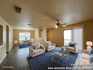 6847 Canary Meadow Dr in Converse, TX - Building Photo - Building Photo