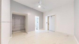 16247 SW 92nd Terrace in Miami, FL - Building Photo - Building Photo