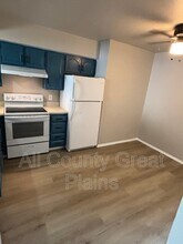 609 S Lakehurst Dr in Olathe, KS - Building Photo - Building Photo