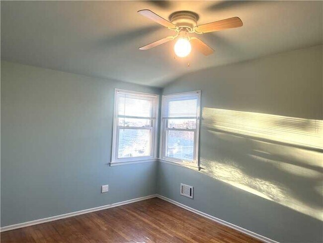20-14 Parsons Blvd in Queens, NY - Building Photo - Building Photo