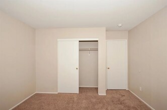 5434 Ragged Robin Ct in North Las Vegas, NV - Building Photo - Building Photo