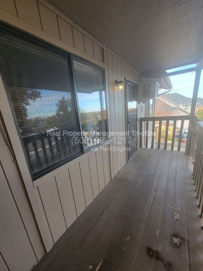 1102 S Olympia Pl in Kennewick, WA - Building Photo - Building Photo