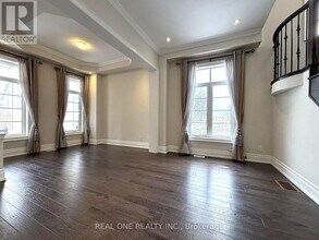 18 Yuan Dr in Richmond Hill, ON - Building Photo - Building Photo