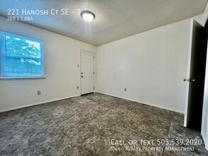 221 Hanosh Ct SE in Albuquerque, NM - Building Photo - Building Photo