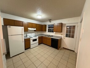 2296 Knollwood Ln in Piney Green, NC - Building Photo - Building Photo