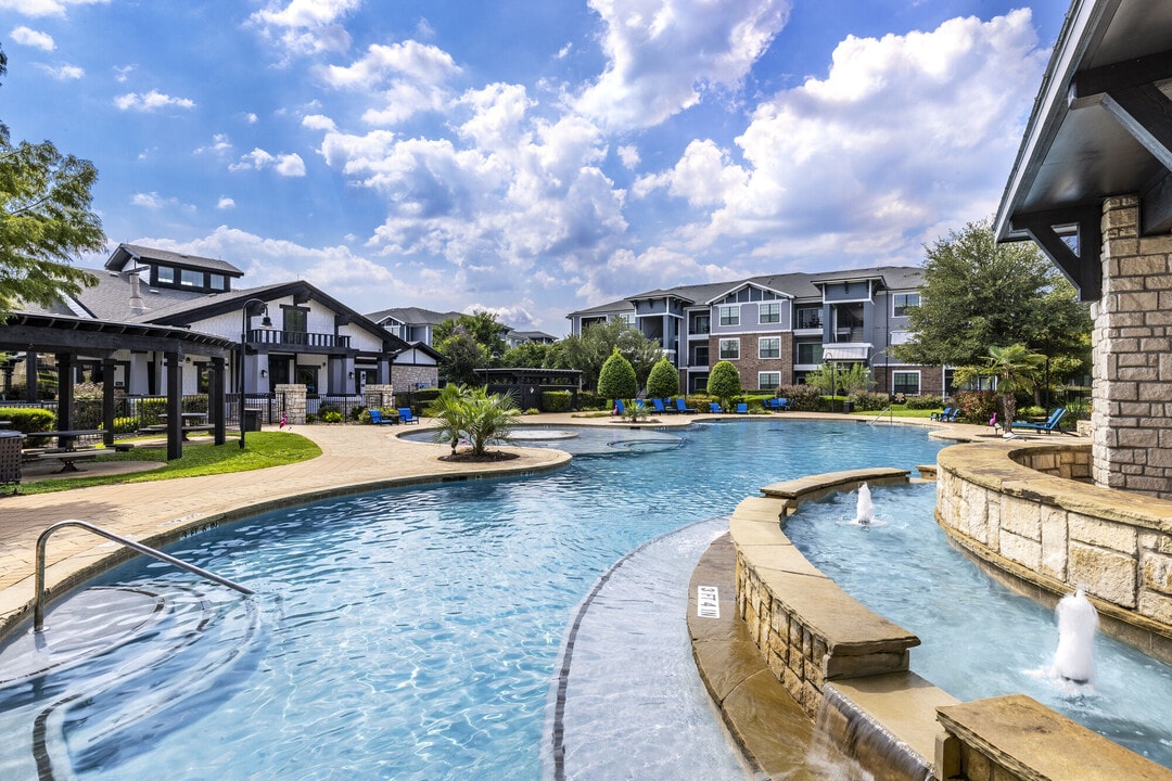 The Oaks at Techridge in Pflugerville, TX - Foto de edificio