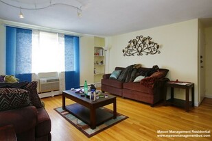 71 Colborne Rd, Unit 1B Apartamentos