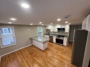38-40-40 Guild St in Norwood, MA - Building Photo - Building Photo