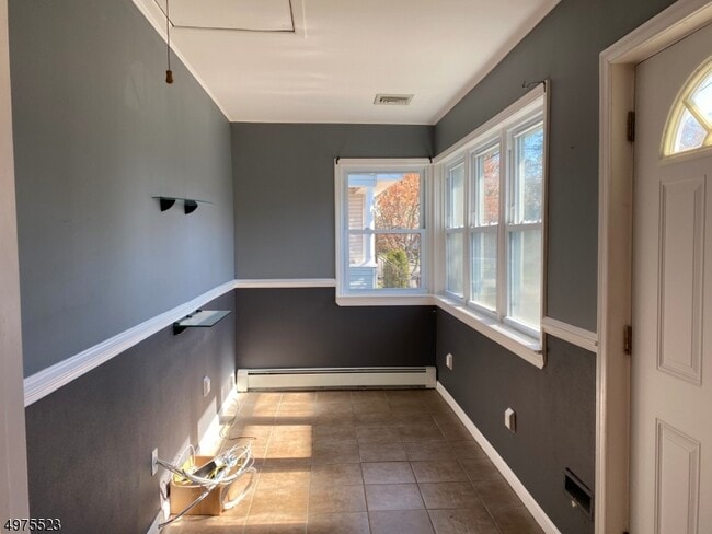 1 Grey Rock Ave in Little Falls, NJ - Building Photo - Building Photo