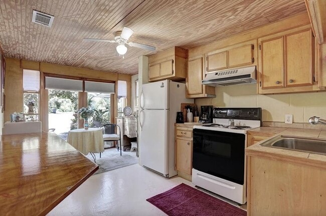 property at 114 5th St