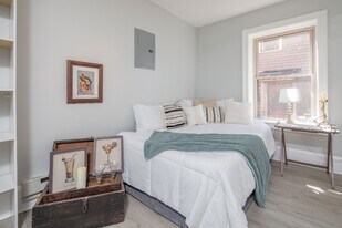 8302 Lake Ave in Cleveland, OH - Building Photo