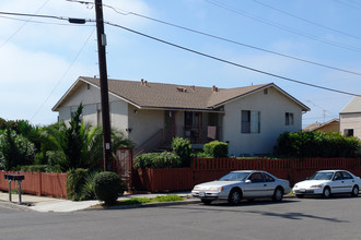 1346 Dubuque St in Oceanside, CA - Building Photo - Building Photo