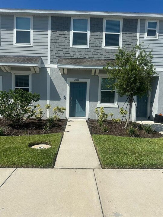 2032 Viewfinder St in Poinciana, FL - Building Photo