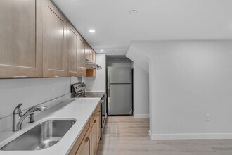 74 Ruthven St, Unit G in Boston, MA - Building Photo - Building Photo