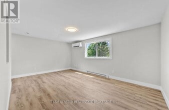 400 Scenic Dr in London, ON - Building Photo - Building Photo