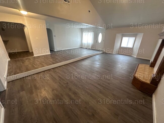 5116 W Maple St in Wichita, KS - Building Photo - Building Photo