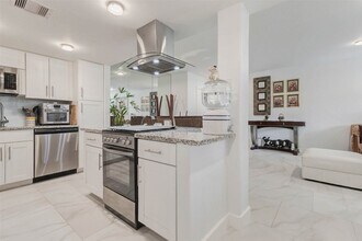 2234 S Piney Point Rd, Unit 110 in Houston, TX - Building Photo - Building Photo