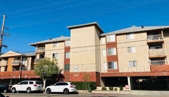 926 Wilmington Blvd in Los Angeles, CA - Building Photo