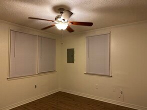 5017 Oak Dr in Marrero, LA - Building Photo - Building Photo