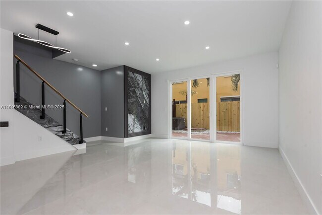 939 NE 42nd Ter in Homestead, FL - Building Photo - Building Photo