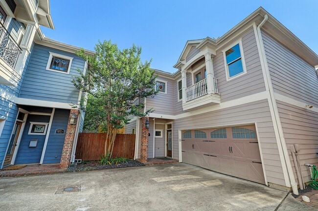 property at 919 W 23rd St