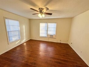 1326 W Shepherd St in Denison, TX - Building Photo - Building Photo