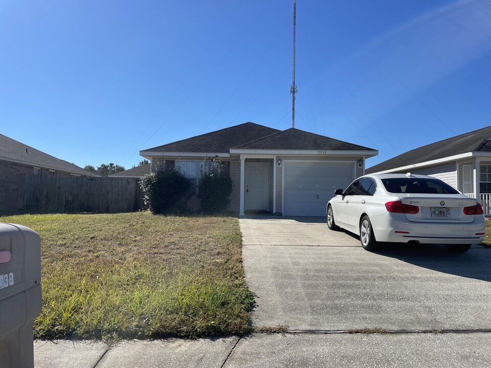 5539 Sea Spray Ct in Gulf Breeze, FL - Building Photo