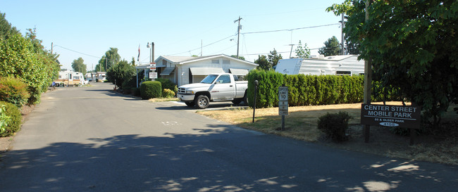 4155 Center St NE in Salem, OR - Foto de edificio - Building Photo