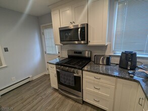 40 N Auten Ave in Somerville, NJ - Building Photo - Building Photo