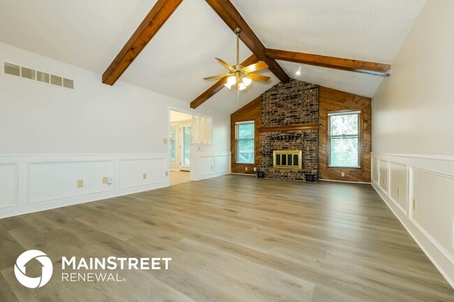 408 SE Brownfield Dr in Lee's Summit, MO - Building Photo - Building Photo