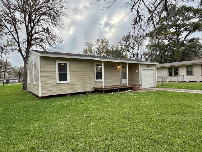 234 Jasmine St in Lake Jackson, TX - Building Photo - Building Photo