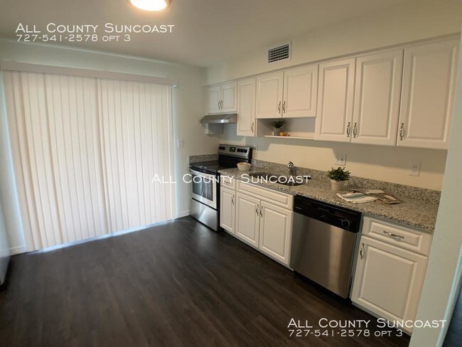426 Palm Ave N-Unit -1 in St. Petersburg, FL - Foto de edificio - Building Photo