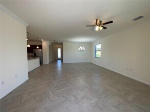 5127 Tobermory Way in Bradenton, FL - Building Photo - Building Photo