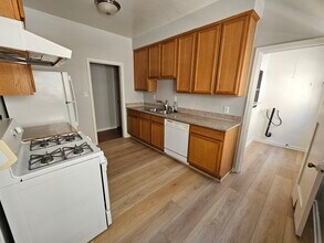 1135 Cardiff Ave, Unit 1137 in Los Angeles, CA - Building Photo - Building Photo