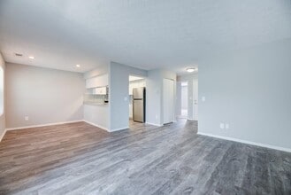 Wexford Lakes Apartments and Townhomes in Columbus, OH - Foto de edificio - Building Photo