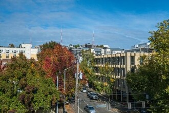 323 Queen Anne Ave N in Seattle, WA - Building Photo - Building Photo