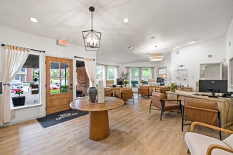 Highland Park in Fort Worth, TX - Foto de edificio - Lobby