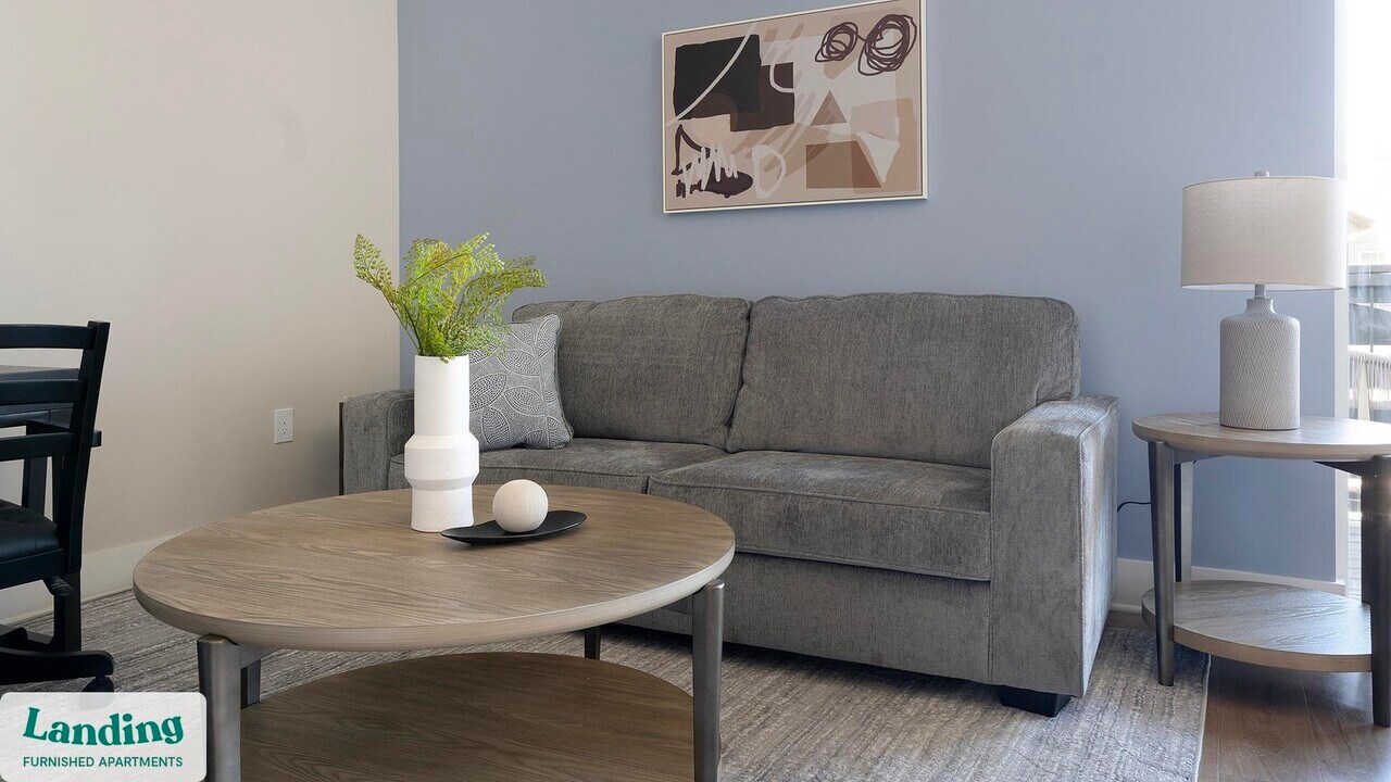 1000 Forestview Dr in Oakwood, GA - Building Photo