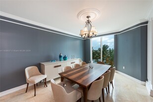 20201 E Country Club Dr, Unit #405 in Aventura, FL - Foto de edificio - Building Photo