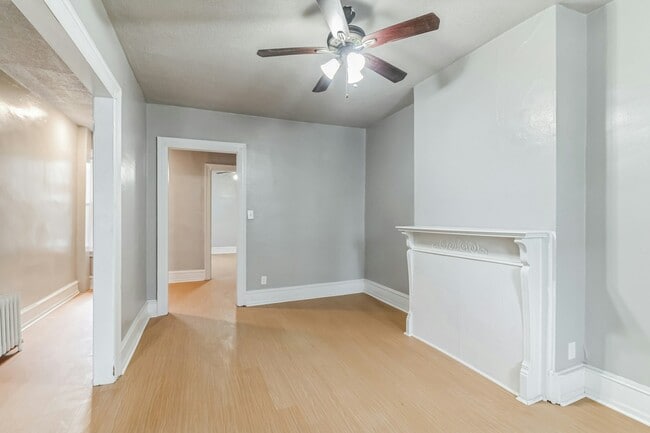 864 E Chelten Ave in Philadelphia, PA - Building Photo - Building Photo